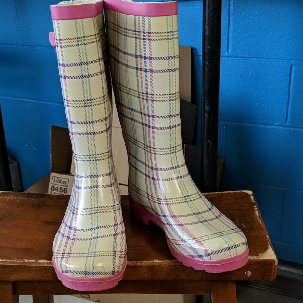 Merona rain boots size 9